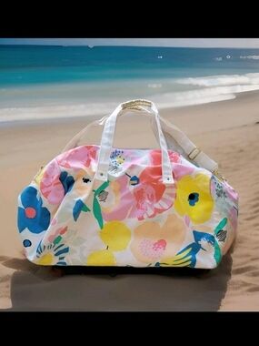ban.do Floral Multicolor Large Duffle Bag Zip Top Gold Hardware Strap Line
